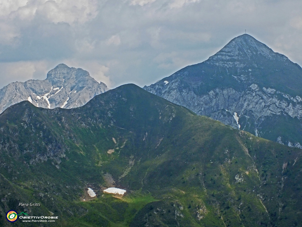 06 Monte Cavallo visto dal Passo Azzaredo.JPG